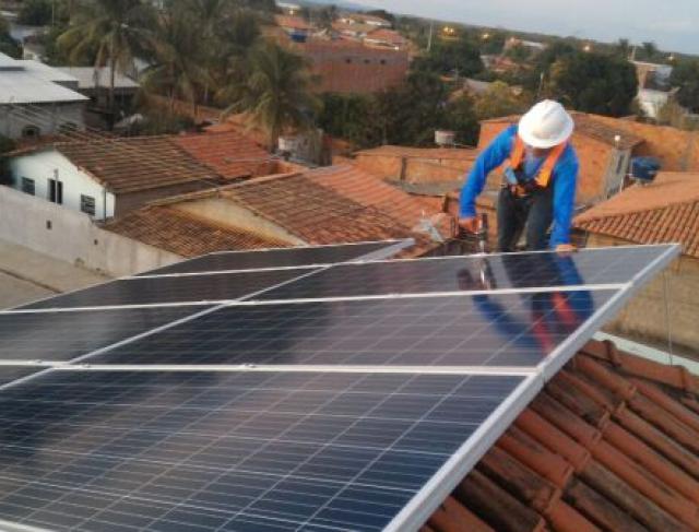 Usina Solar Fotovoltaica 3,20 KWp - Pedras de Maria da Cruz / MG